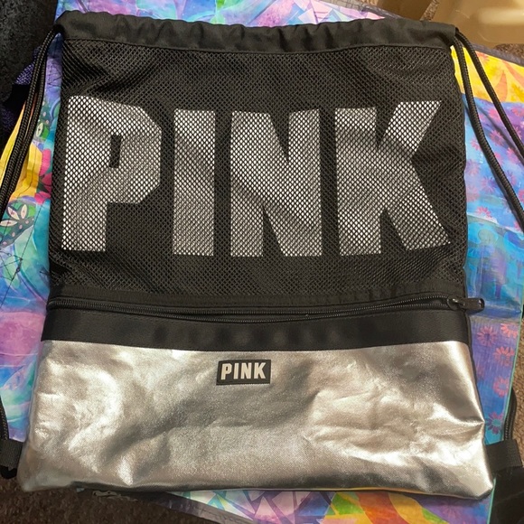 VS PINK GYM DRAWSTRING BACKPACK SILVER AND BLACK - Picture 3 of 3